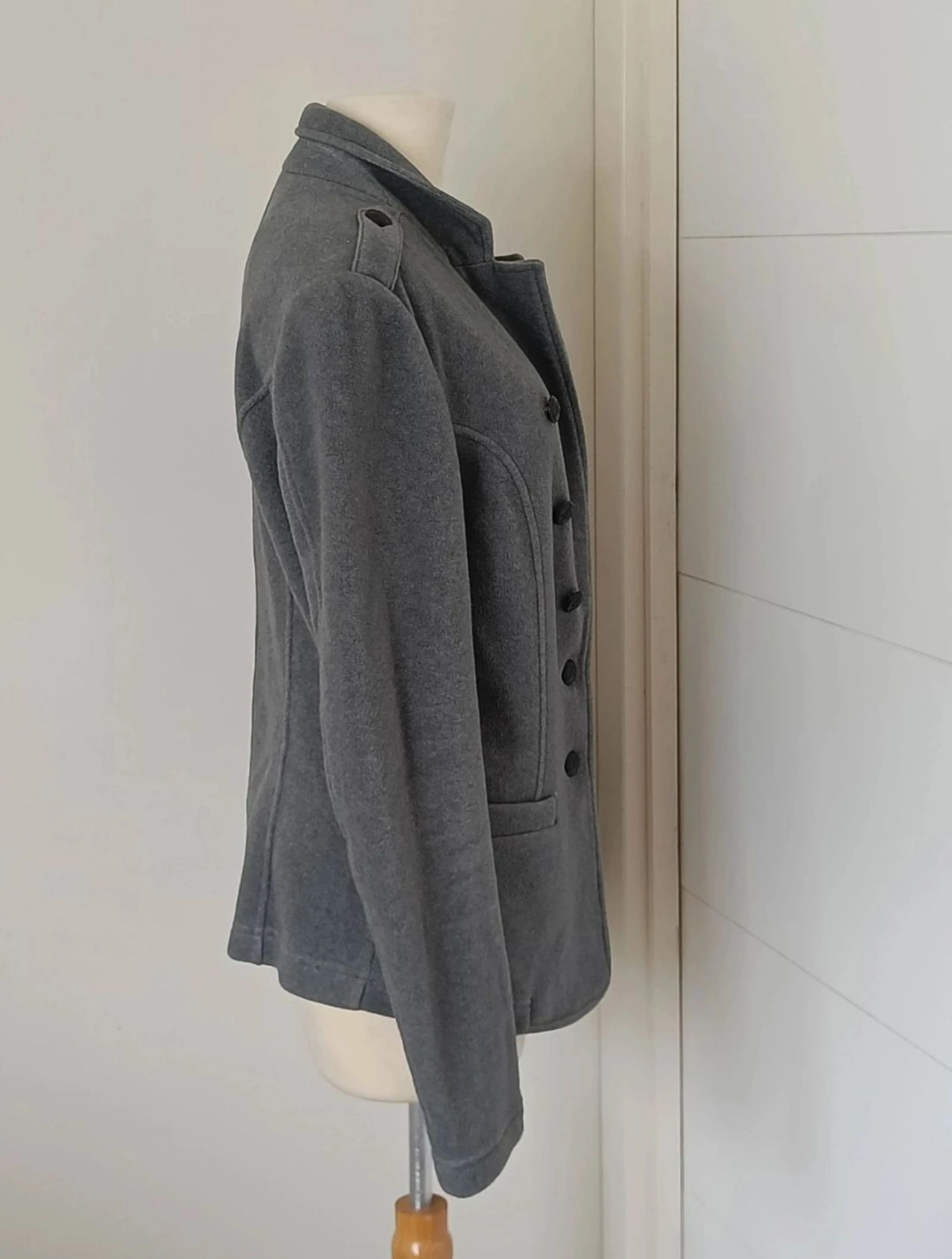 Super mooi getailleerd grijs heel zacht fleecejas – photo 4